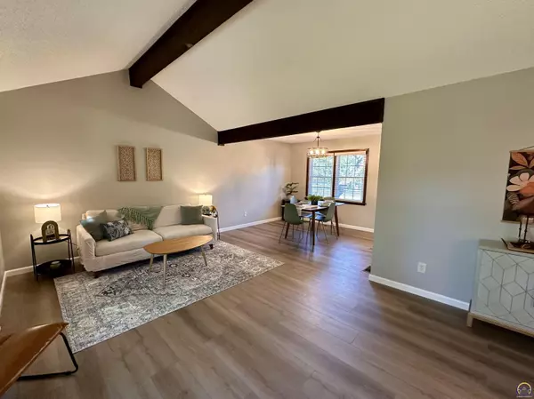 Topeka, KS 66605,2922 SE Granger ST