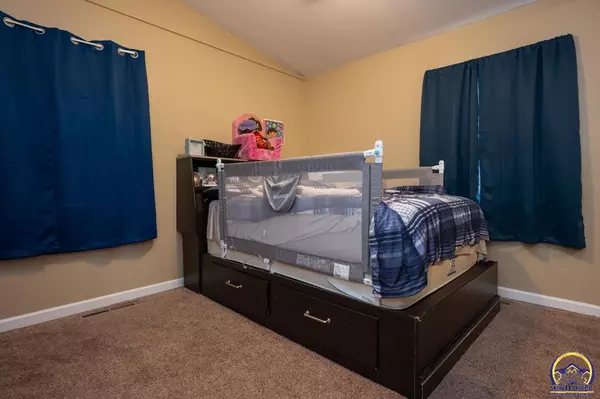 Topeka, KS 66611,909 SW 31st St