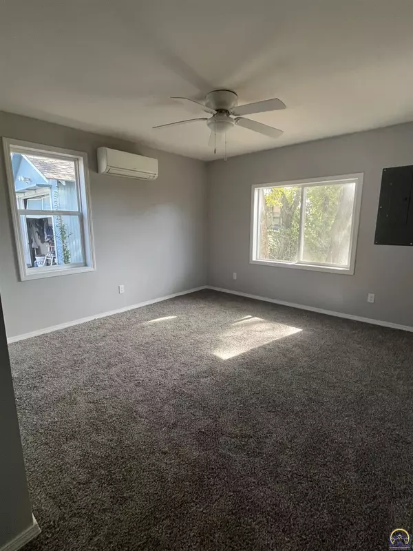 Emporia, KS 66801,2011 W 7th Ave