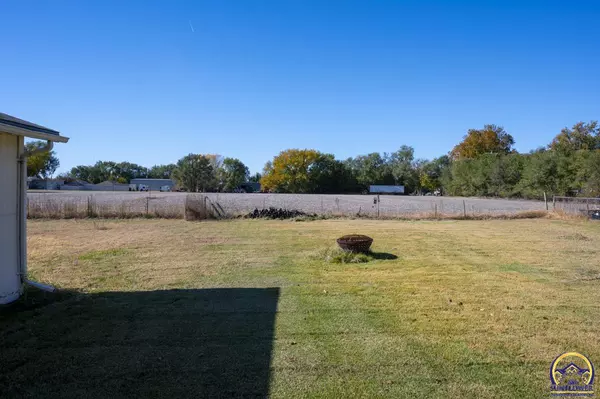 Topeka, KS 66618,1733 NW Furman RD