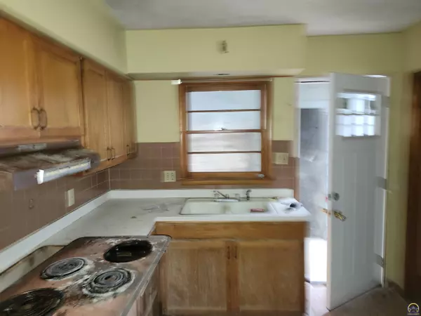 Topeka, KS 66607,1000 SE Bellview Ave