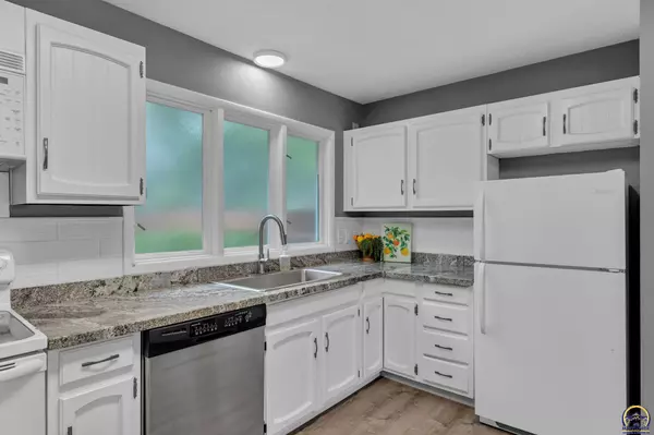 Lawrence, KS 66046,1620 W 20th Ter