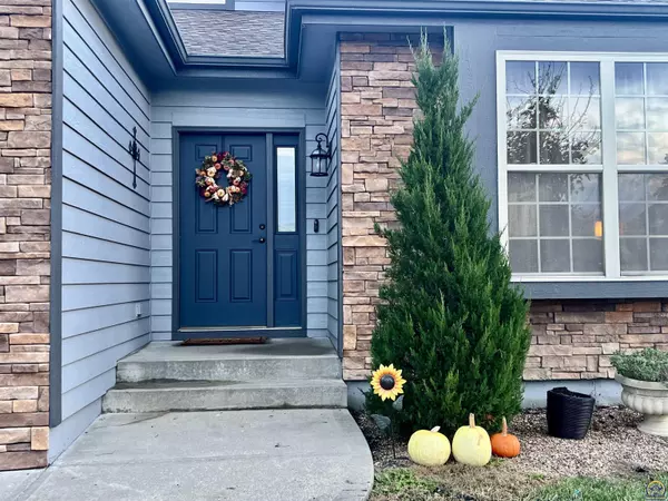 Topeka, KS 66618,4844 NW Linwood DR