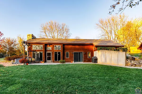 Wamego, KS 66547,16755 Say Rd