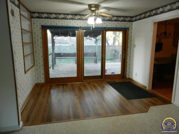 Topeka, KS 66614,2401 SW James ST