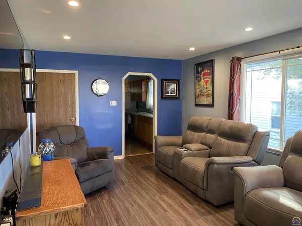 Topeka, KS 66606,2235 SW Kenilworth CT