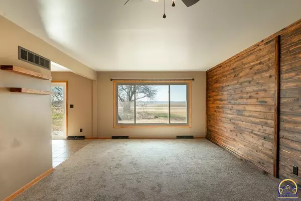 Silver Lake, KS 66539,7421 NW Kiro CT