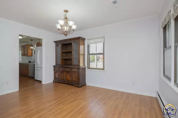 Topeka, KS 66606,701 SW Watson AVE