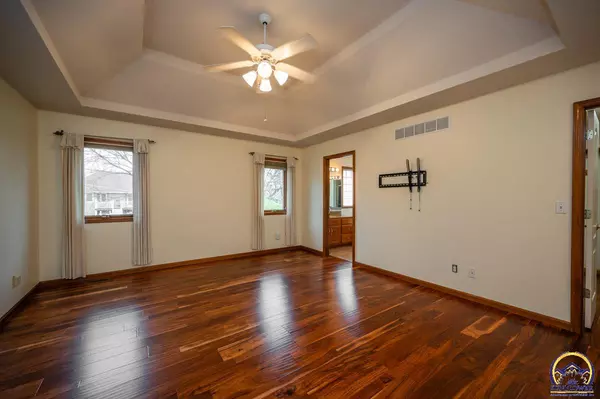 Topeka, KS 66614,3633 SW Ashworth PL