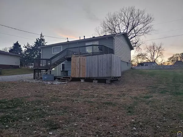 Mclouth, KS 66054,606 S Union ST