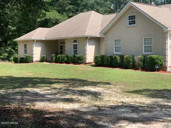 7266 Knoxville Road, Lizella, GA 31052