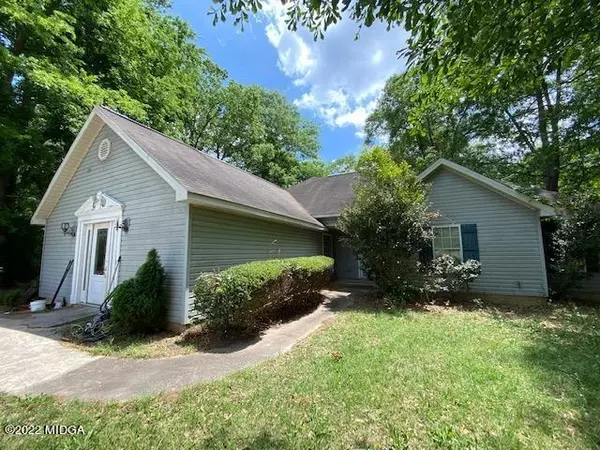 2955 Frederick Drive, Dry Branch, GA 31020