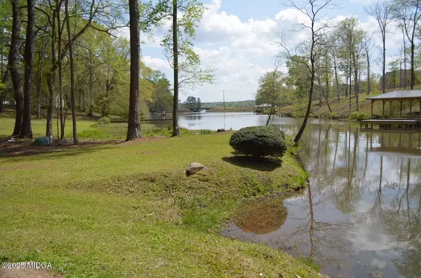 1539 Tobesofkee Point Drive, Macon, GA 31220