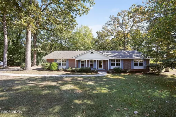 69 Oakridge Drive, Forsyth, GA 31029