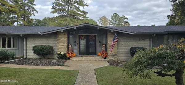 204 Deerwood Circle, Warner Robins, GA 31088