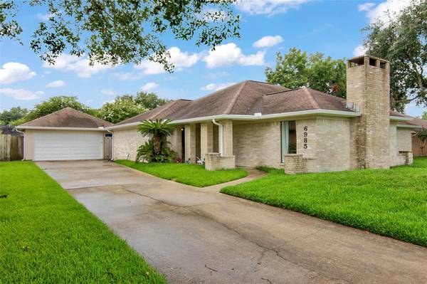 6985 Glen Willow DR, Beaumont, TX 77706