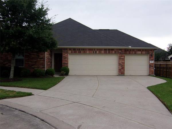 868 Grassy Knoll TRL, La Marque, TX 77568