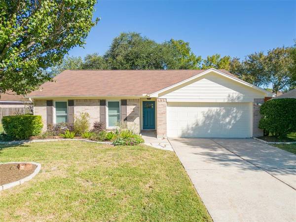 204 Morningside DR, League City, TX 77573