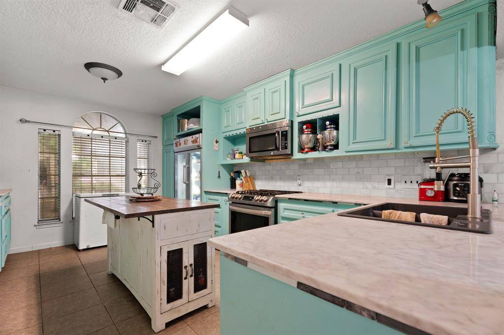 La Porte, TX 77571,405 Spencer LNDG W