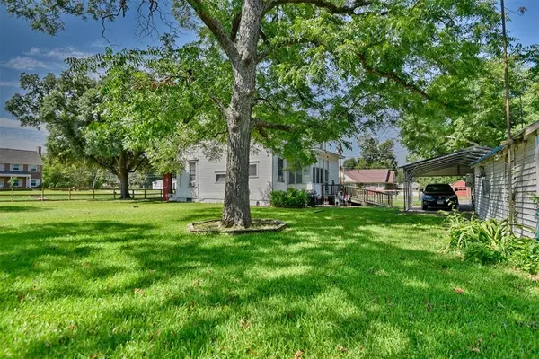 Navasota, TX 77868,803 Holland ST