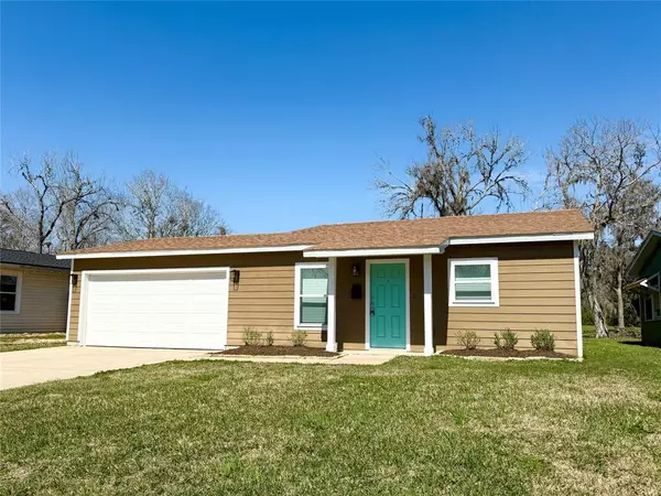 417 Winding Way ST, Lake Jackson, TX 77566