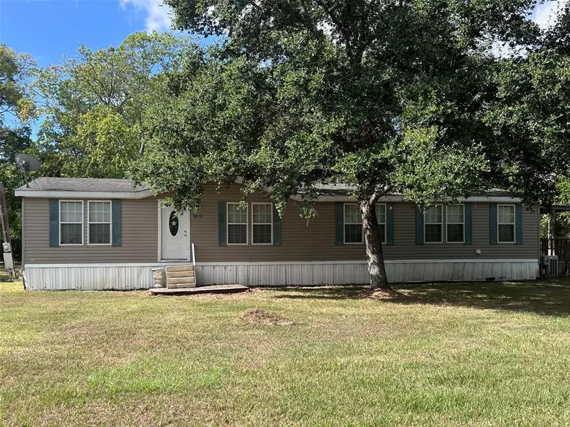 6010 Kincer RD, Damon, TX 77430