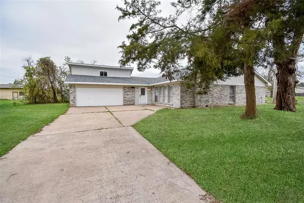 226 E Elm ST, Brazoria, TX 77422