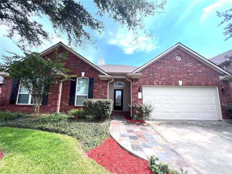 1310 Surecrop LN, Pasadena, TX 77504