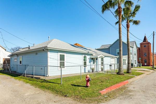 1014 11th ST, Galveston, TX 77550