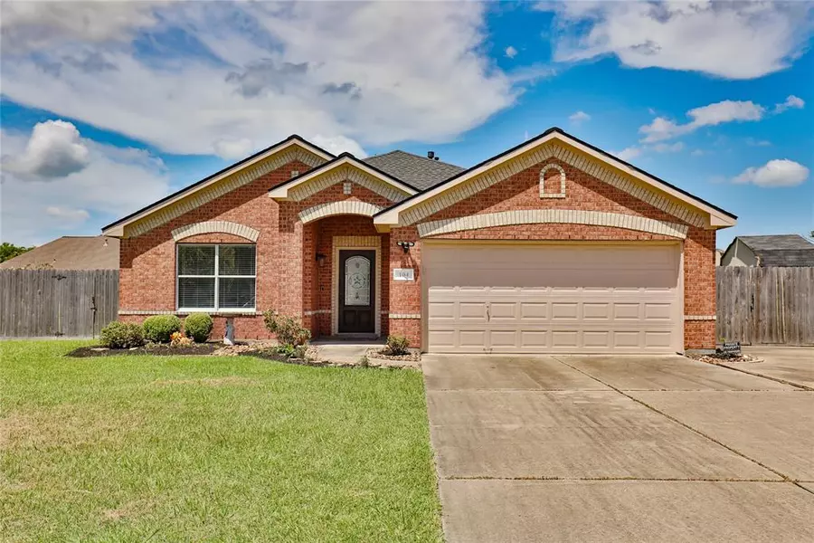 104 Canvasback DR, Clute, TX 77531