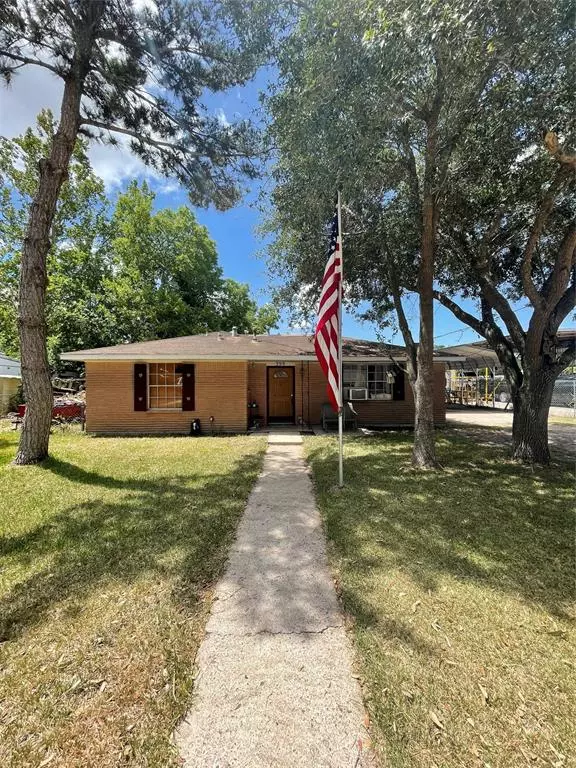 Lolita, TX 77979,399 Pecan ST