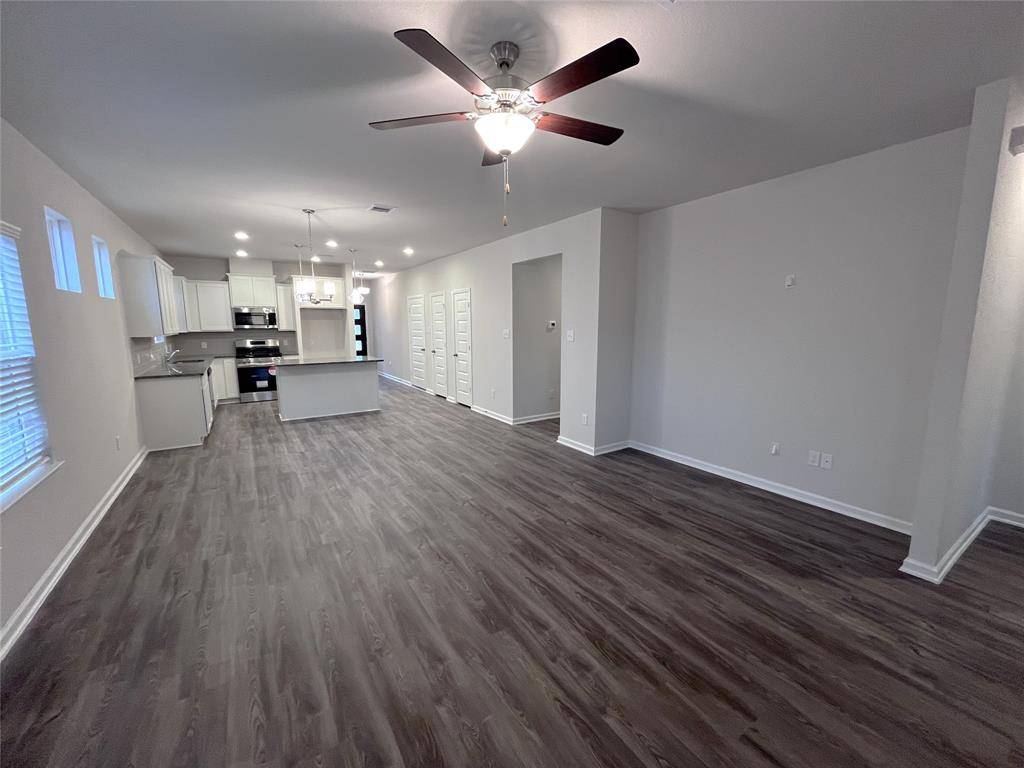 La Marque, TX 77568,813 Apple Blossom DR