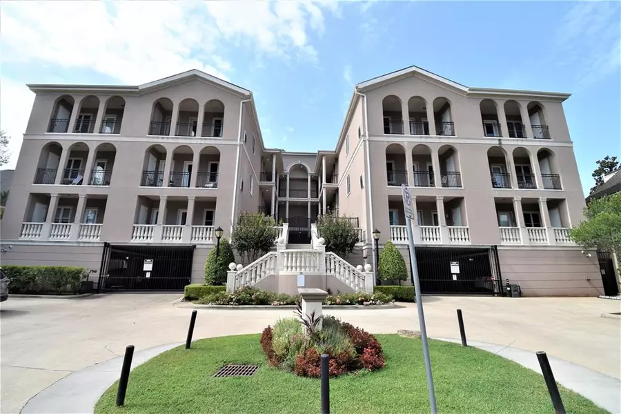 58 Briar Hollow LN #305, Houston, TX 77027