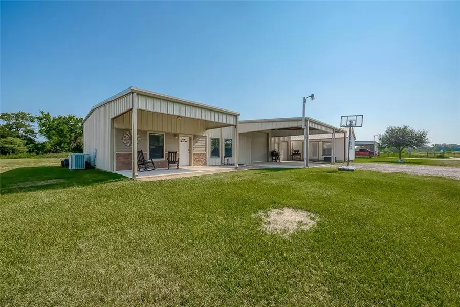 9231 County Road 420, Navasota, TX 77868