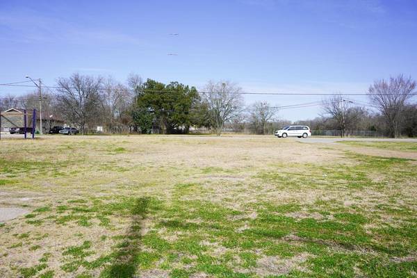 1111 W Washington AVE, Navasota, TX 77868