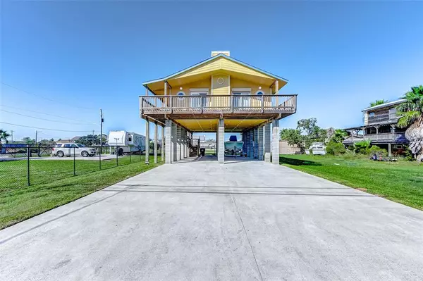 1340 8th ST, San Leon, TX 77539