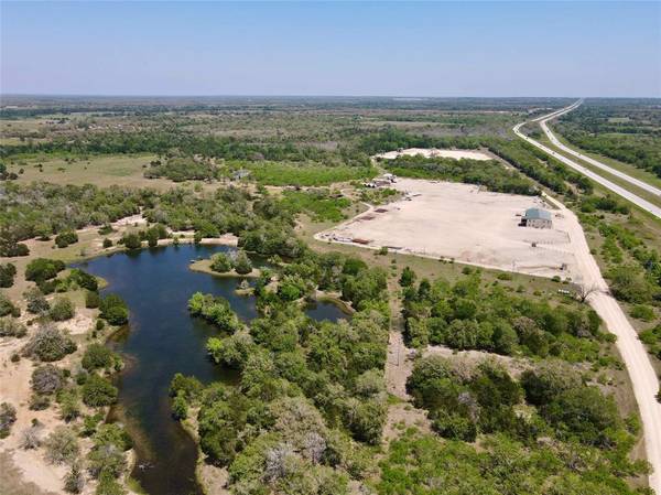 3101 W I 10 Frontage RD, Flatonia, TX 78941