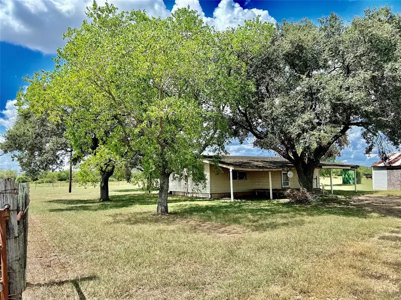 1217 Ustynik RD, Wharton, TX 77488