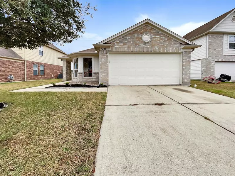 5910 Juniper DR, Baytown, TX 77521