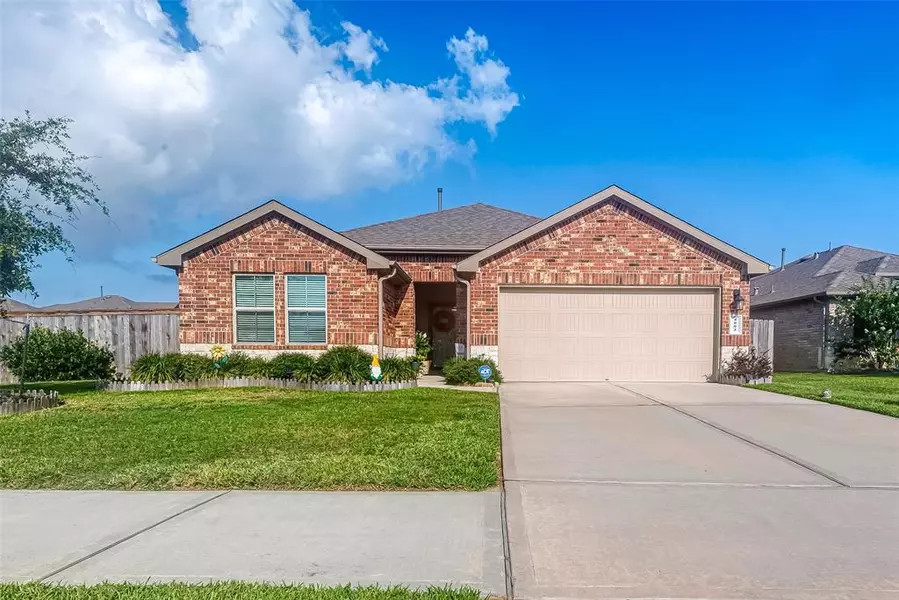 4003 Shetland CT, Baytown, TX 77521