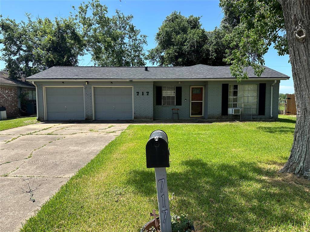 717 Circle WAY, Alvin, TX 77511