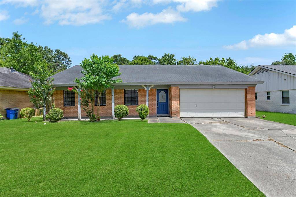 206 Ron CIR, Friendswood, TX 77546