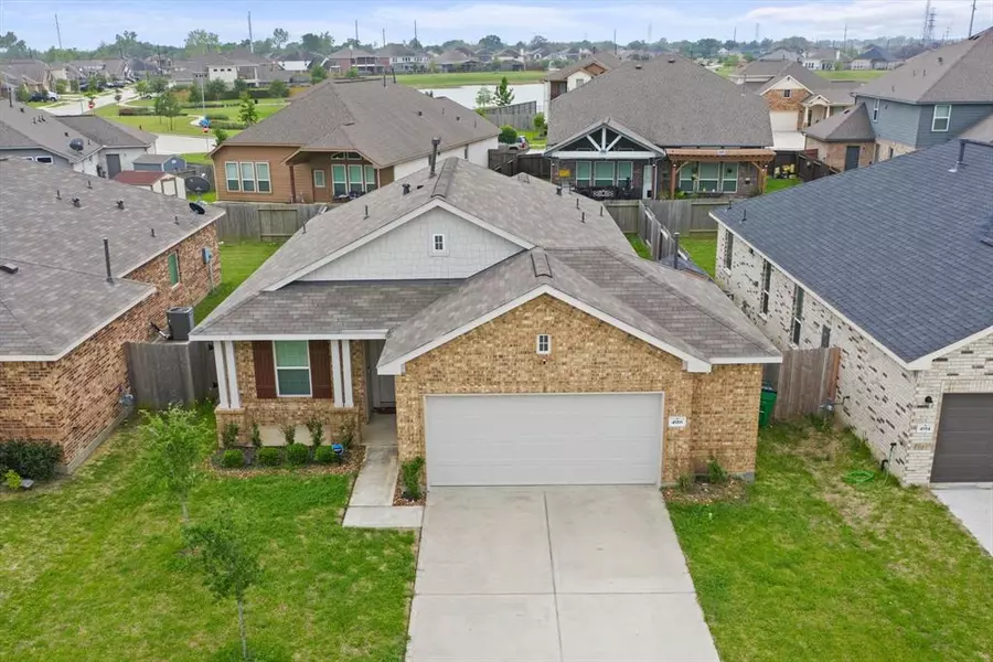 4918 Chimney Swift LN, Baytown, TX 77521