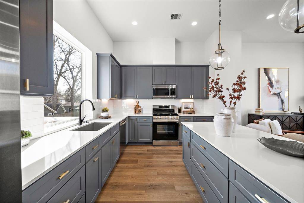 835B Rachel ST, Houston, TX 77091