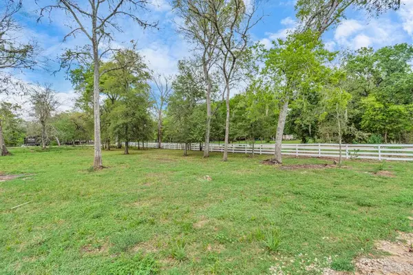 Rosharon, TX 77583,16506 Mill DR