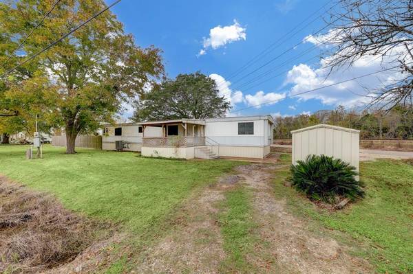 528 Lilley RD, Alvin, TX 77511