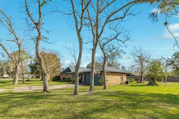 Sweeny, TX 77480,1005 Kent ST