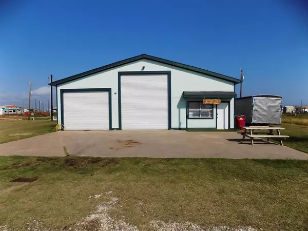 688, 687, 686 Blue Water BLVD, Sargent, TX 77414