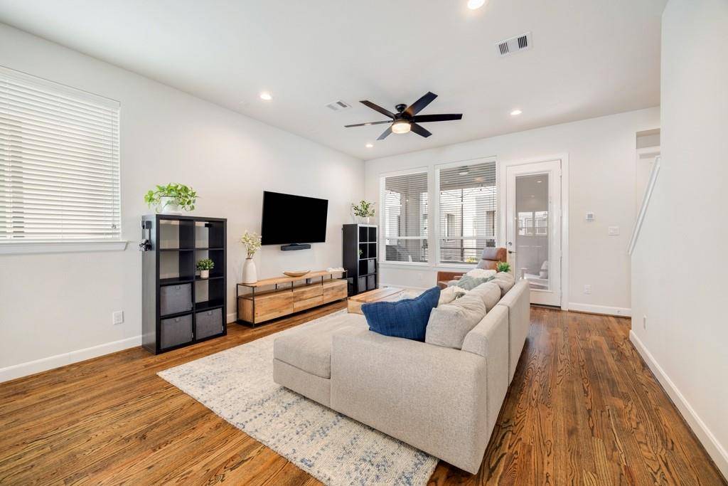 Houston, TX 77008,1051 Timbergrove Yards LN