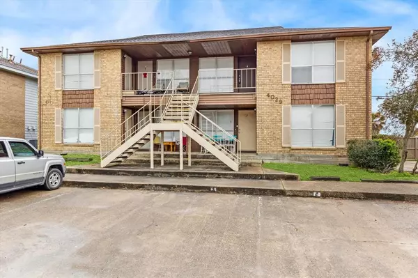 4029 Briar Hollow DR #4, Dickinson, TX 77539